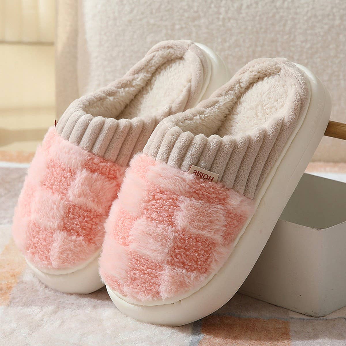 Pink Checkered Fuzzy Slippers – Cozy Indoor House Shoes for Women